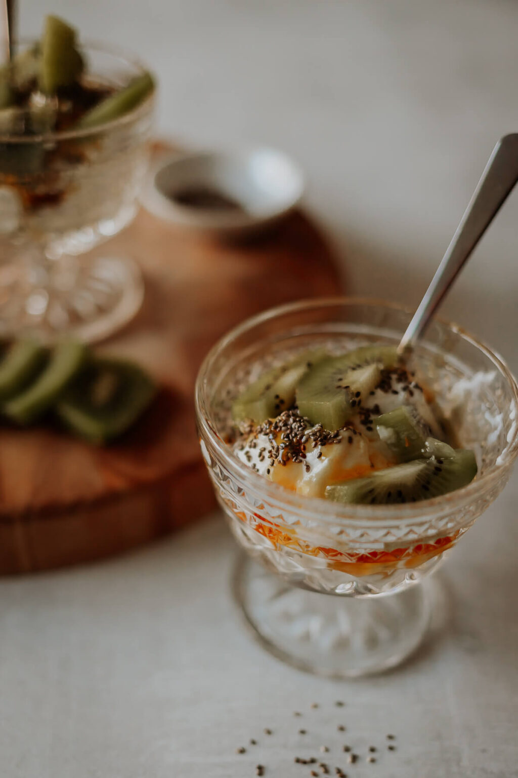 yogurt with kiwi, honey and chia seeds