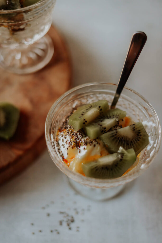 yogurt with kiwi, honey and chia seeds